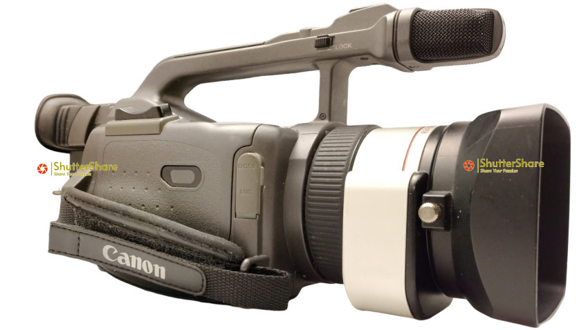 Canon DM-GL1 Camcorder: Side View