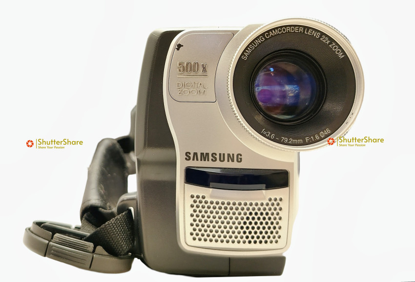 Samsung VP-W60 8mm Camcorder - Front Perspective